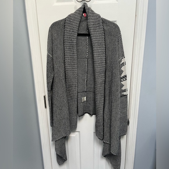 BB Dakota Sweaters - BB Dakota Women's Large Wool Blend Shawl Open Front Cardigan Sweater Black White